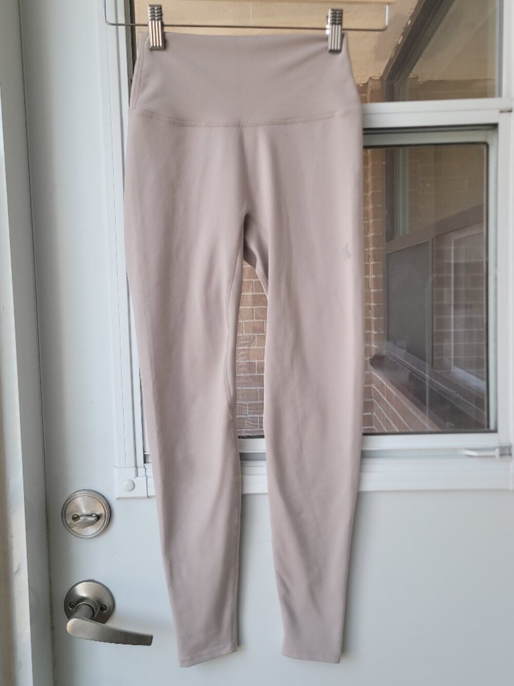Xexymix Beige High-Waist Performance Leggings